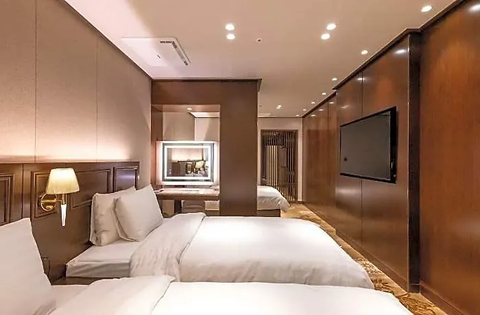 Hotel New Chonji 3*